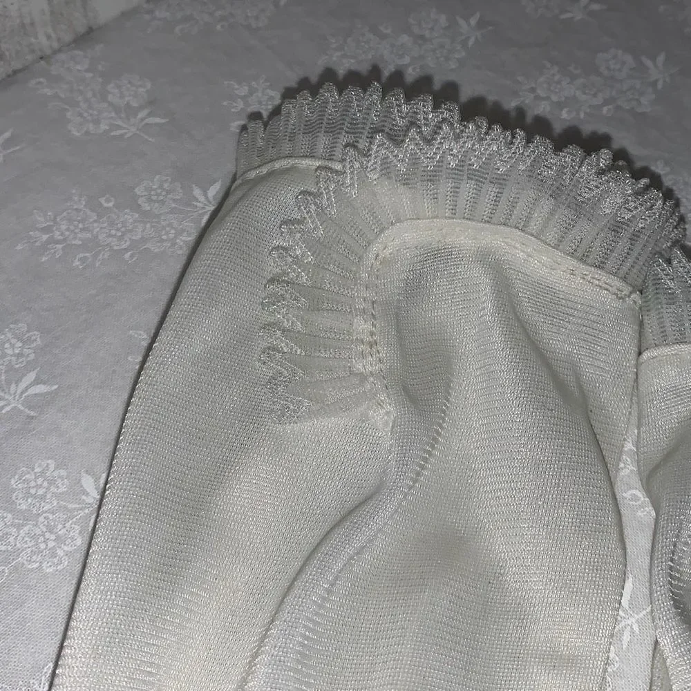 Vintage White Sheer Chiffon Nylon Gloves Size Large‎